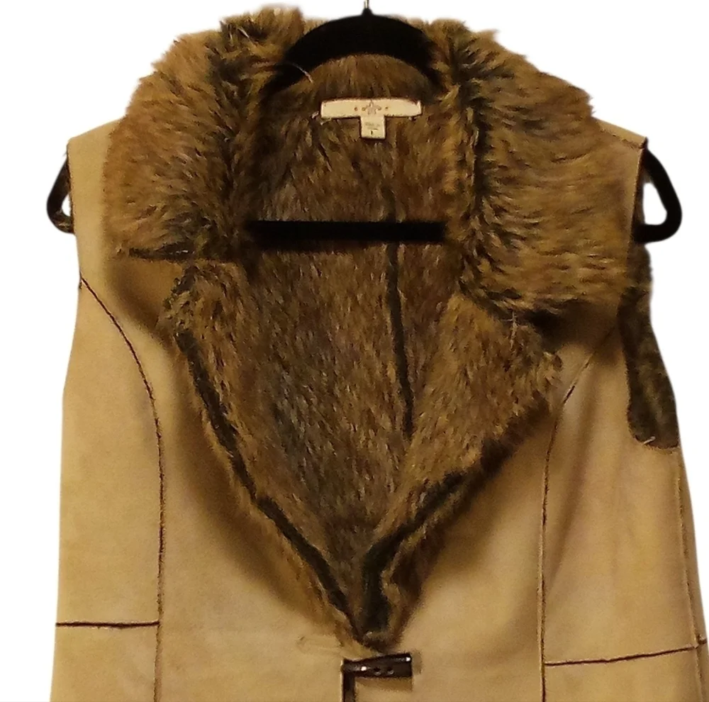 Fever -Vintage Faux Fur, Full Vest Polyester Suede, Size L Tan, 1 Button Closure - Picture 16 of 16